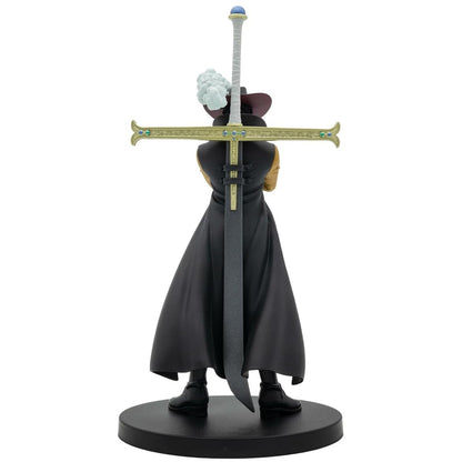 Dracule Mihawk One Piece Banpresto Figure 17 cm